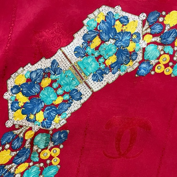 Cartier Scarf. 100% Silk. Jewel (gemstone) motif. Hand rolled. Made in Italy. - Picture 11 of 16